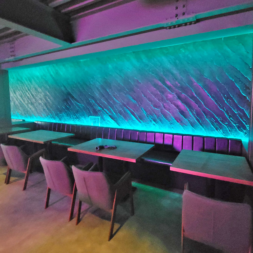 펍인테리어,주점가구,주점인테리어,호프집가구,호프집인테리어,업소용소파,원목팔걸이의자,원목암체어,철제의자,벨벳소파,호프집의자,호프집테이블,테이블주문제작