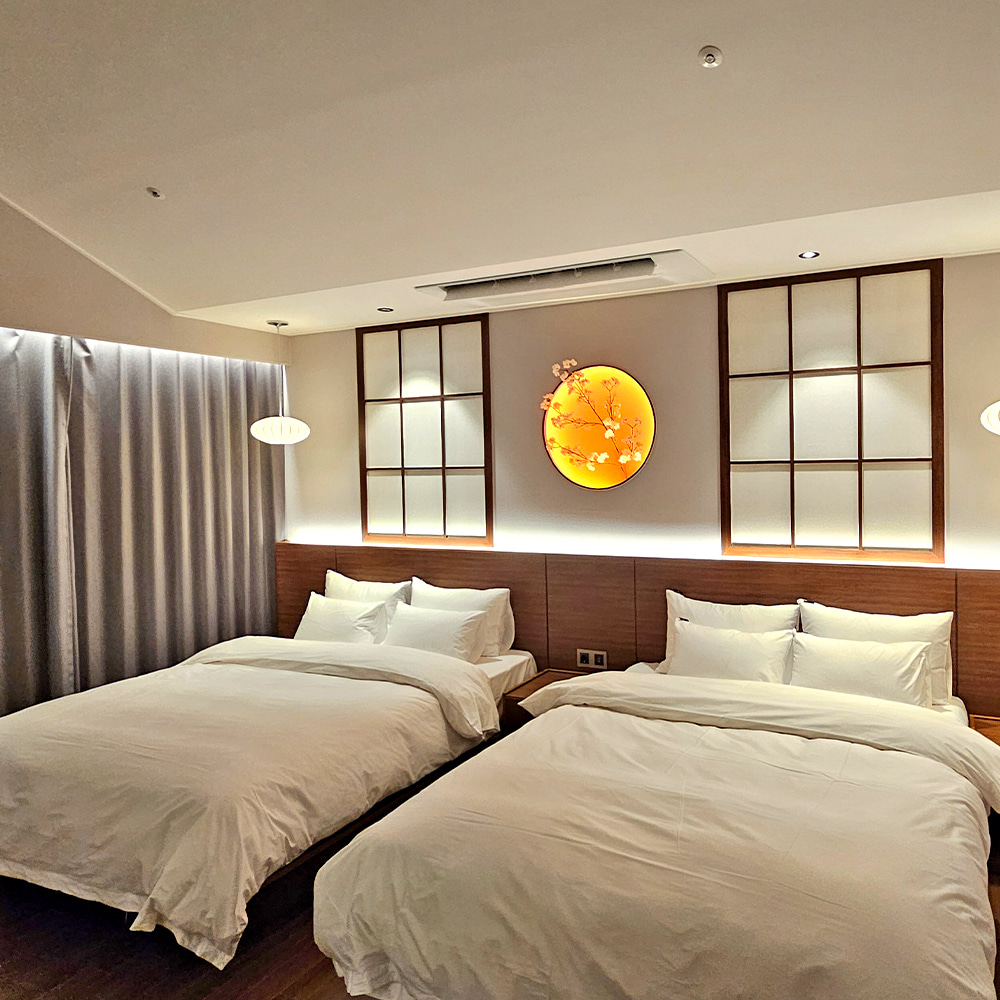 호텔가구,리조트가구,객실가구,호텔객실가구,호텔침대제작,호텔침대프레임제작,침대프레임제작,호텔제작집기,호텔집기제작,집기제작,가구제작,호텔식탁,호텔테이블,호텔의자,객실테이블,객실의자,객실식탁,월넛인테리어,원목인테리어,내추럴인테리어,인조가죽소파,가죽소파,리클라이너소파,기능성소파,호텔소파,호텔객실소파,객실소파,호텔인테리어,일본인테리어,일본호텔인테리어