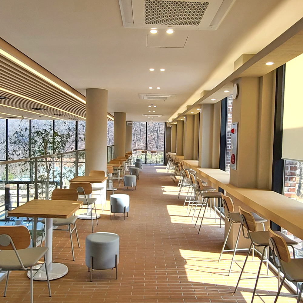 용인힐링아일랜드,용인대형카페,대형카페가구,카페가구,카페의자,카페테이블,카페소파,카페소파테이블,카페바의자,카페붙박이소파,카페바테이블,카페붙박이소파제작,카페가구제작,카페스툴,야외용카페의자,야외용카페테이블,야외용카페가구,카페야외용가구,카페테라스가구,카페테라스의자,카페테라스소파