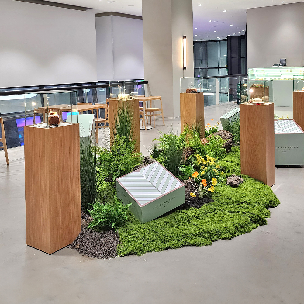 얀쿠브레,르노코리아성수팝업,팝업매장,팝업매장가구,팝업가구,매장가구,카페가구,카페카운터테이블,카운터테이블제작,카페가구제작,카페테이블,카페테이블제작,주문제작가구,테이블주문제작,단체테이블제작,전시매대제작,전시대제작,가구주문제작,카페팝업매장,카페팝업